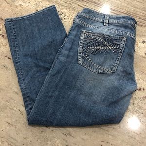 Silver jeans brand capris